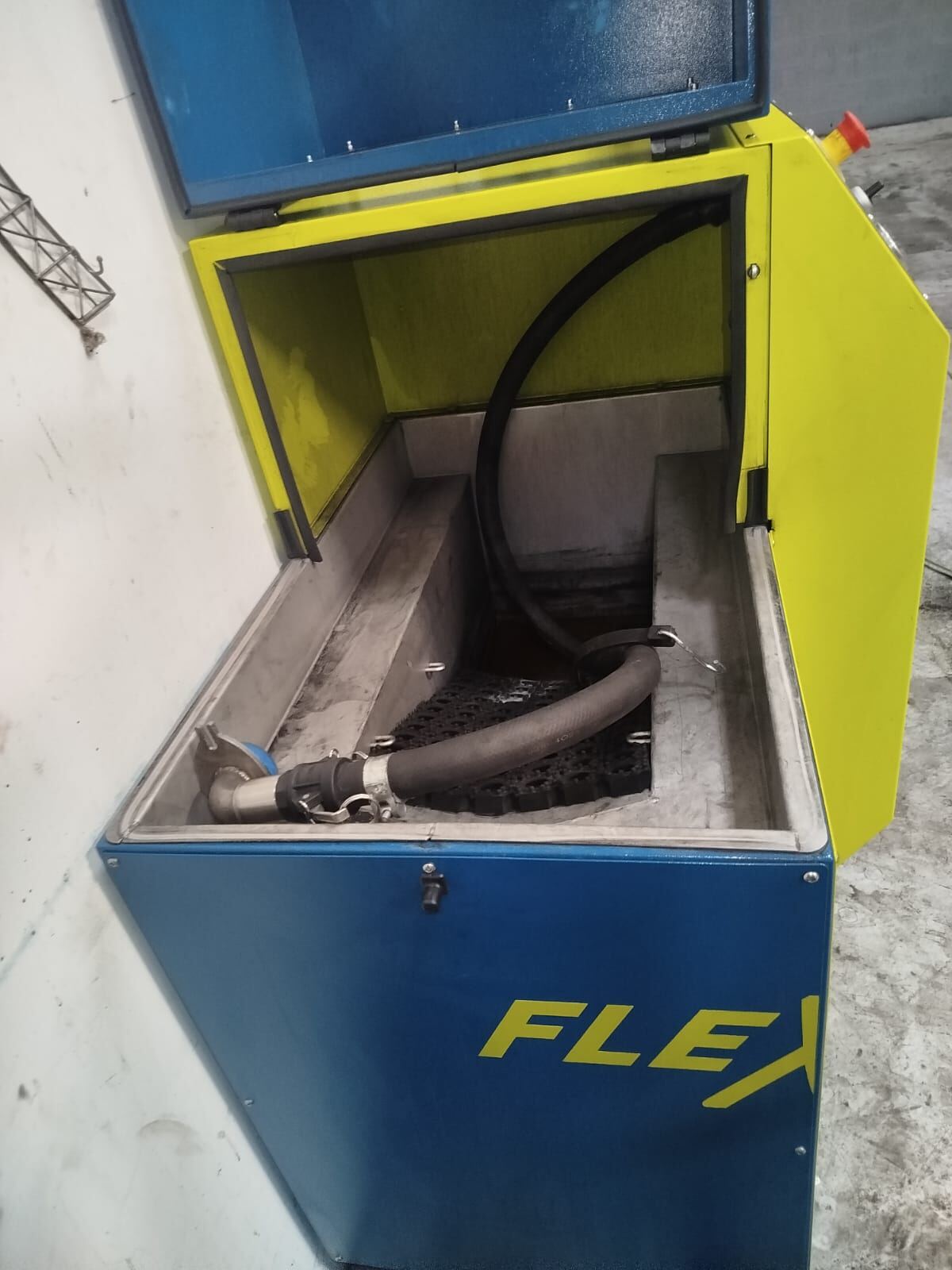 Machine Carbon FAP Flexfuel ouverte — Auto Express 78